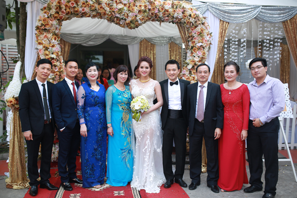 Ngày 29/5, đám cưới của Hoa khôi Thể Thao Lại Hương Thảo và chồng là Anh Tuấn đã diễn ra ở Sài Gòn.